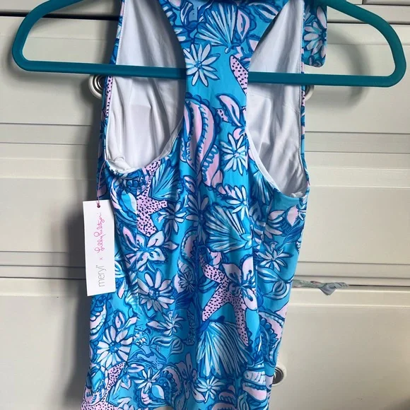 Lilly Pulitzer Luxletic UFP top. - Picture 4 of 6